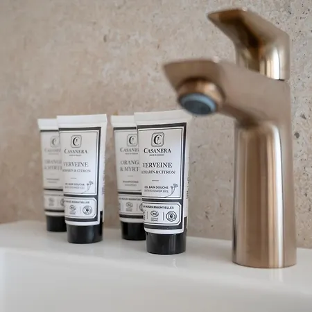 Avec Piscine Et Vue A 230m De La *