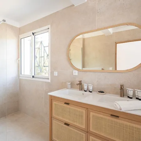 Avec Piscine Et Vue A 230m De La * Zonza