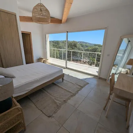 Avec Piscine Et Vue A 230m De La Villa *