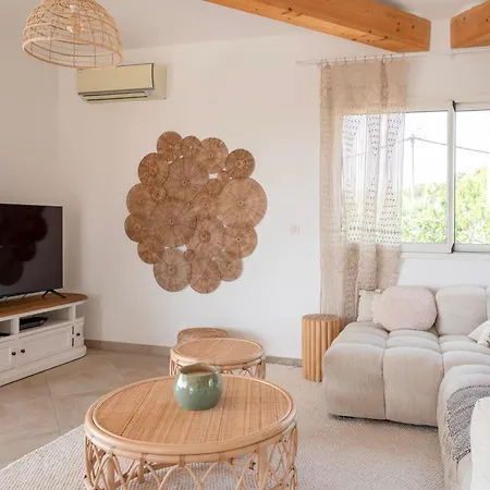 Avec Piscine Et Vue A 230m De La *