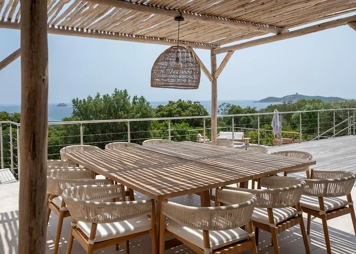 Avec Piscine Et Vue à 230m De La Zonza