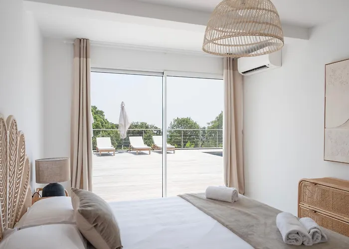 Avec Piscine Et Vue à 230m De La Zonza