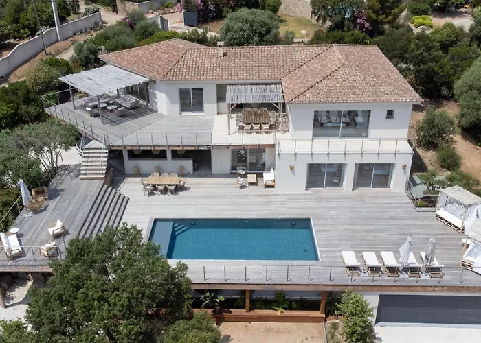 ヴィラ Avec Piscine Et Vue A 230m De La