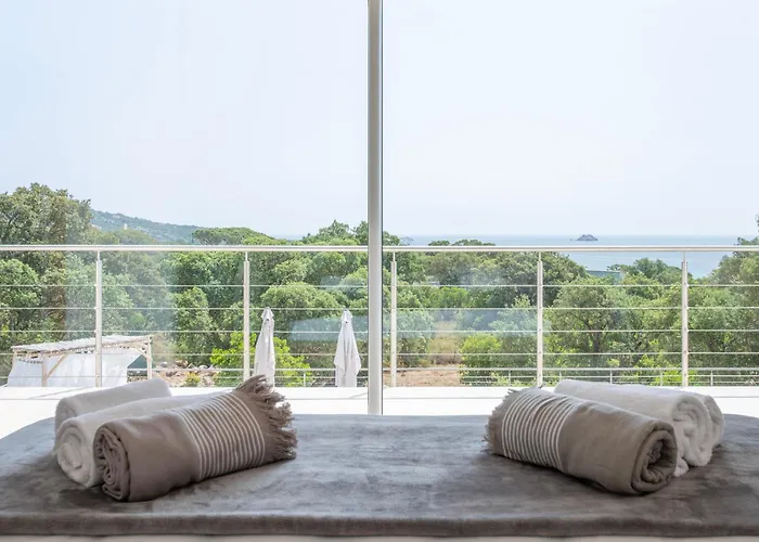Avec Piscine Et Vue A 230m De La ヴィラ